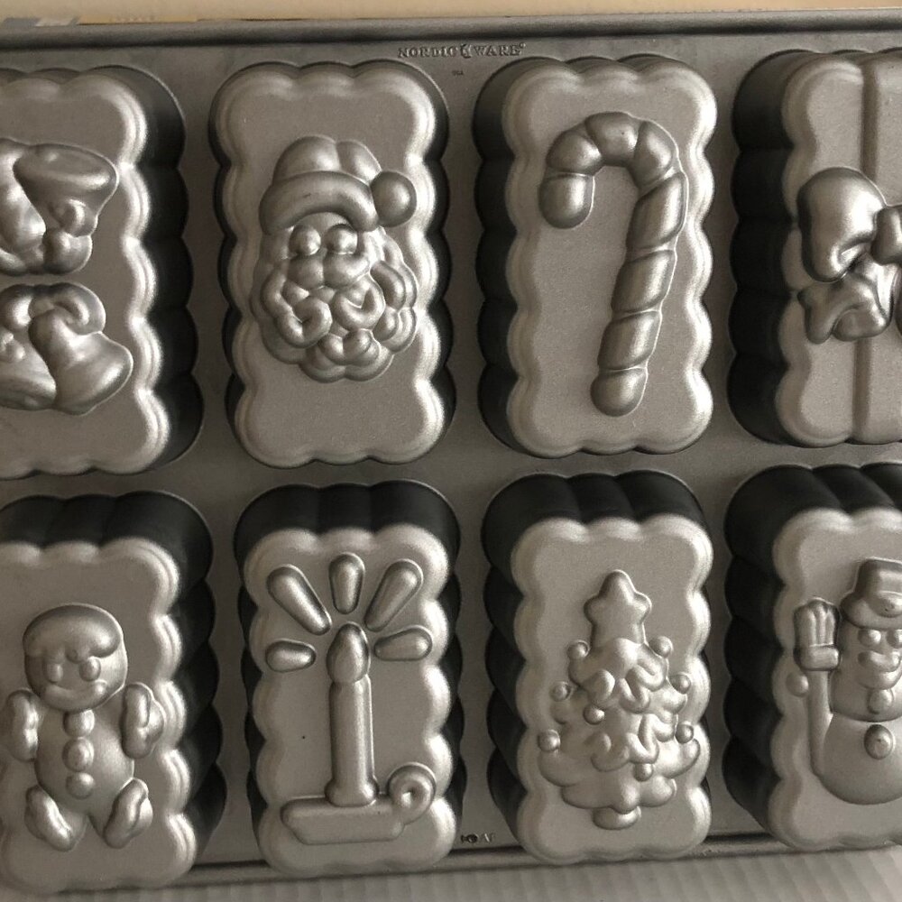 Nordic Ware Holiday Tea Cake Pan